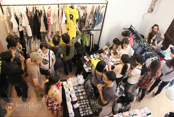 Trào lưu đổi đồ của giới trẻ tại Sài Gòn